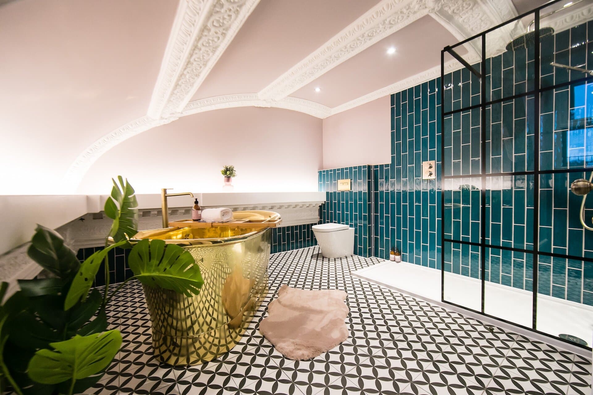 the crescent suite 9